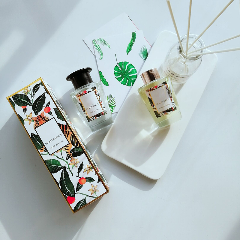 Free samples supply customized design wholesale aromatherapy essential oil reed diffuser with private label and floral design